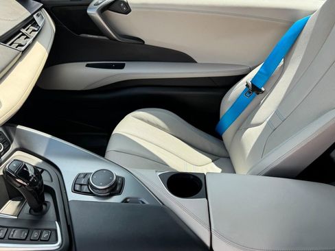 Used 2015 BMW i8 AWD/4WD image 9