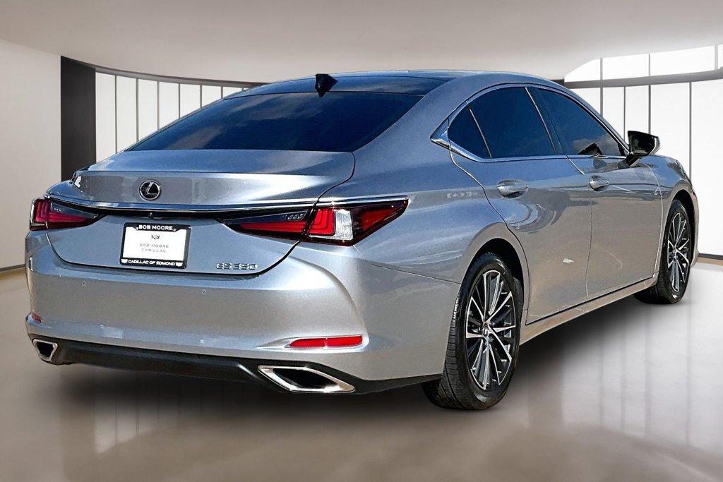 Used 2025 Lexus ES 350 w/ Premium Package FWD image 2