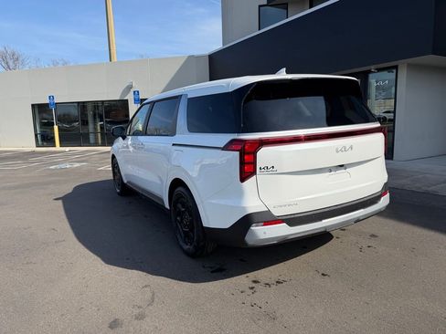 New 2026 Kia Carnival LX FWD image 8