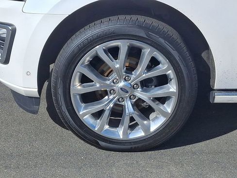 Used 2019 Ford Expedition Platinum image 8