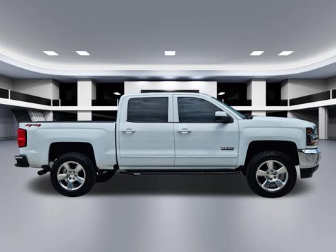 Used 2018 Chevrolet Silverado 1500 LT w/ Texas Edition AWD/4WD image 7