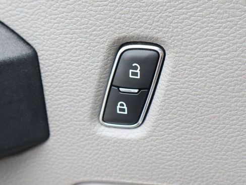 Used 2021 Ford F550 2WD Regular Cab Super Duty image 18
