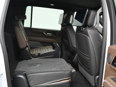 New 2026 GMC Yukon XL Denali Ultimate AWD/4WD image 12