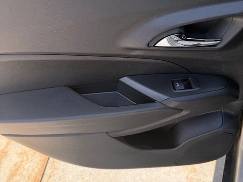 New 2026 Chevrolet Trax RS w/ Sunroof Package FWD image 11