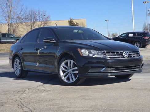 Used 2019 Volkswagen Passat 2.0T Wolfsburg w/ Wheels & Sunroof Package image 2