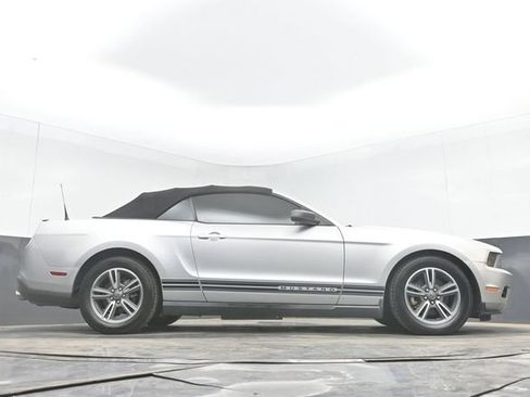 Used 2011 Ford Mustang Premium w/ 201A Rapid Spec Order Code RWD image 45