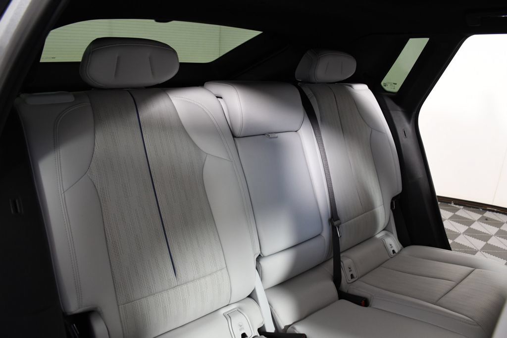 Used 2024 Cadillac Lyriq Luxury RWD image 22