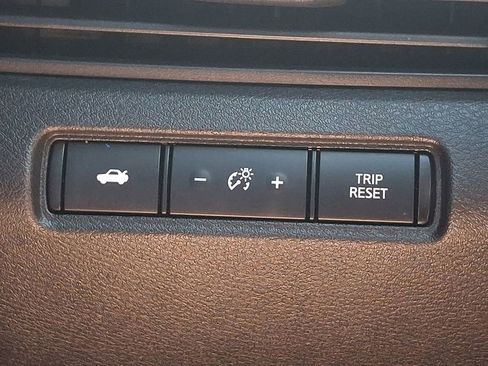 Used 2023 Nissan Altima 2.5 SR FWD image 25