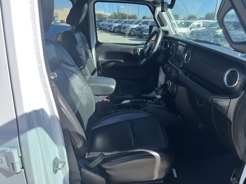 Used 2022 Jeep Wrangler Unlimited Sahara w/ LED Lighting Group image 29