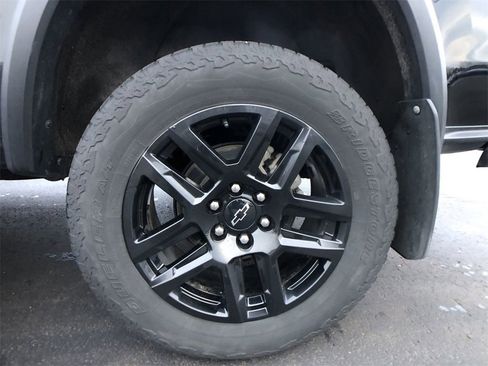 Used 2023 Chevrolet Colorado Trail Boss w/ Technology Package image 10