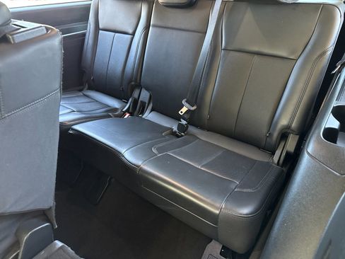 Used 2024 Ford Expedition XLT AWD/4WD image 12