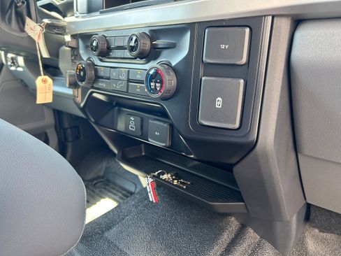 New 2025 Ford F550 4x4 Supercab Super Duty image 36