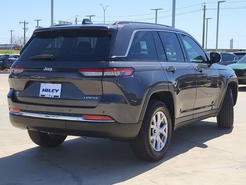 Used 2022 Jeep Grand Cherokee Limited w/ Trailer Tow Prep Group (B) image 4