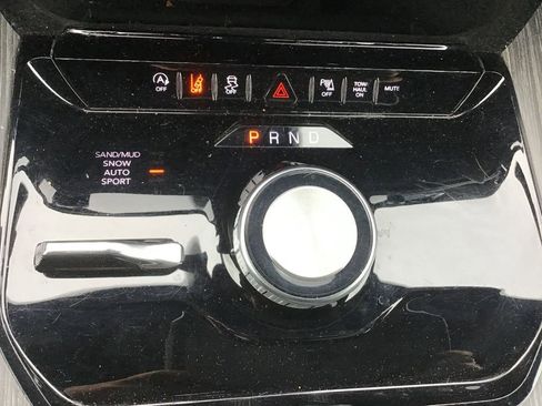 Used 2024 Jeep Wagoneer Series II w/ Flexible Seating Group image 15