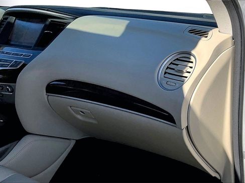 Used 2017 INFINITI QX60 Luxe w/ Deluxe Technology Package image 21