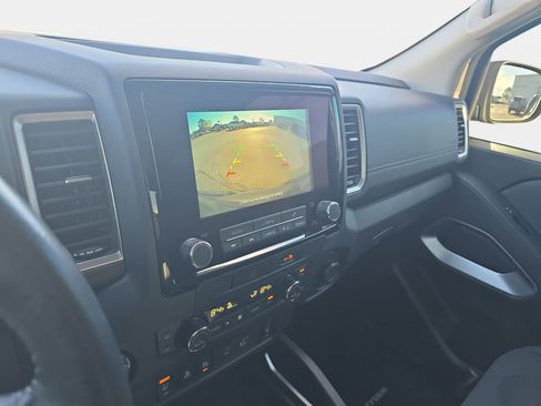 Used 2022 Nissan Frontier SV image 22