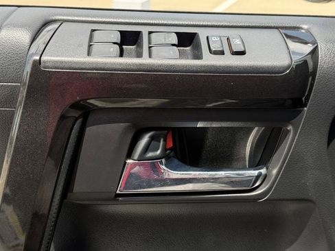 Used 2018 Toyota 4Runner TRD Off-Road AWD/4WD image 23
