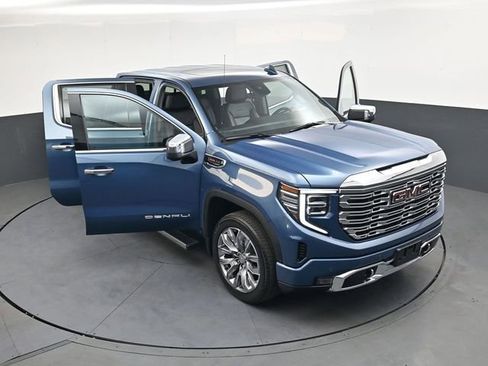Used 2025 GMC Sierra 1500 Denali w/ Denali Reserve Package AWD/4WD image 41