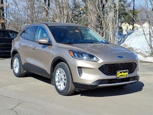 Used 2020 Ford Escape SE image 3