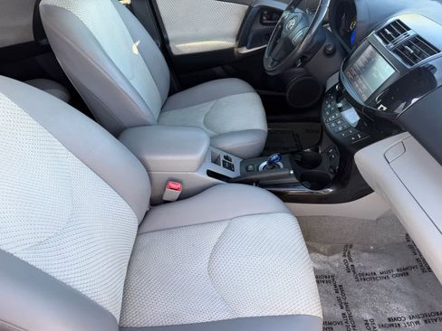 Used 2014 Toyota RAV4 EV FWD image 12