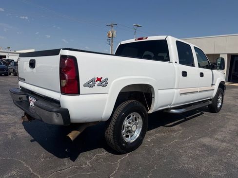 Used 2007 Chevrolet Silverado 2500 LT w/ Onstar Plus Package AWD/4WD image 3
