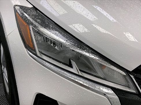 Certified 2025 Nissan Kicks Play S image 24