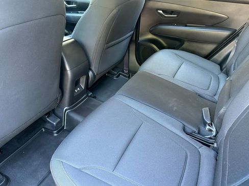 Used 2025 Hyundai Tucson SE AWD/4WD image 13