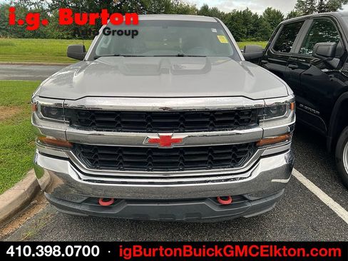 Used 2018 Chevrolet Silverado 1500 W/T w/ WT Convenience Package AWD/4WD image 2