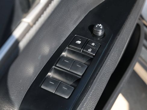 Used 2025 Toyota Camry SE FWD image 26