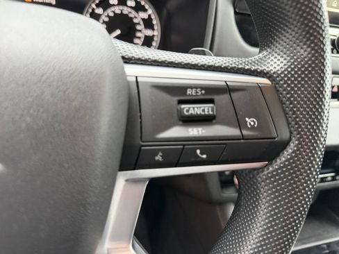 Used 2025 Mitsubishi Outlander ES AWD/4WD image 29
