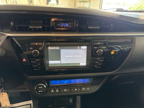 Used 2015 Toyota Corolla S FWD image 21