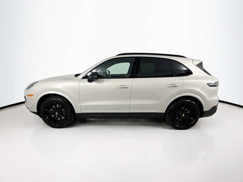 Certified 2023 Porsche Cayenne AWD/4WD image 2