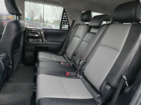 Used 2022 Toyota 4Runner SR5 Premium image 17