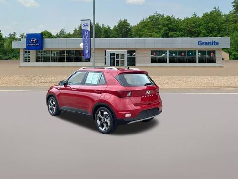 Used 2022 Hyundai Venue Limited FWD image 9