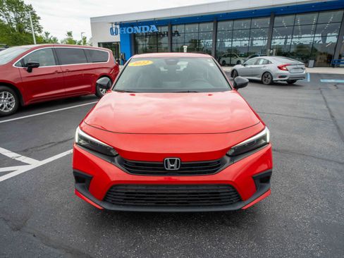 Used 2022 Honda Civic Sport image 2
