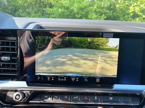 New 2026 Chevrolet Silverado 1500 LTZ w/ LTZ Convenience Package II AWD/4WD image 17