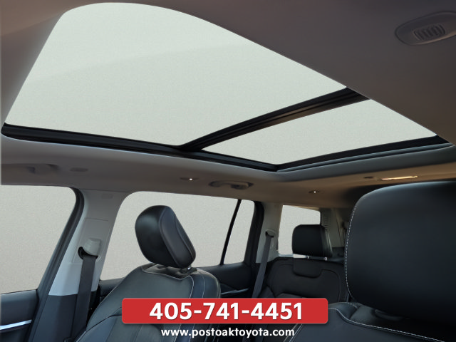 Used 2021 Jeep Grand Cherokee L Limited AWD/4WD image 27
