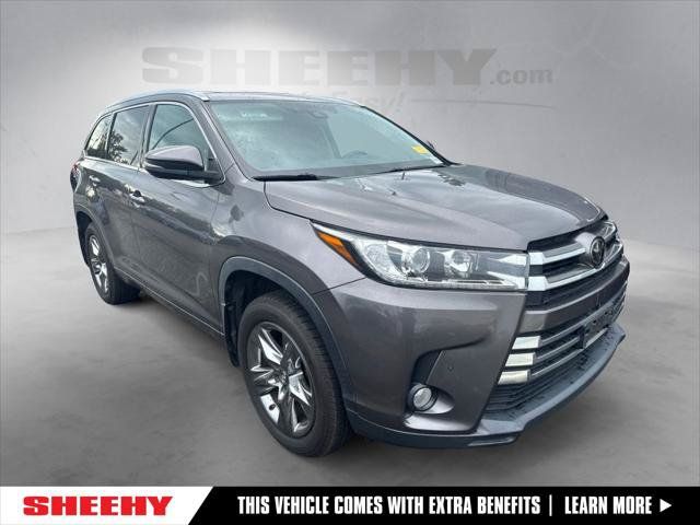 Certified 2017 Toyota Highlander Limited Platinum AWD/4WD image 1