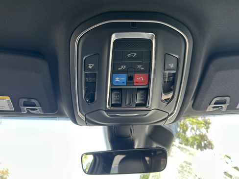 New 2026 Jeep Grand Cherokee L 2WD image 32