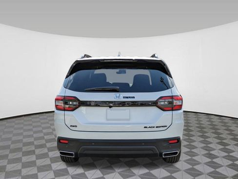 New 2025 Honda Pilot Black Edition image 3