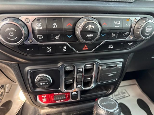 Used 2022 Jeep Gladiator Mojave w/ Cold Weather Group AWD/4WD image 21