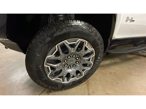 New 2024 GMC Hummer EV 3X image 10