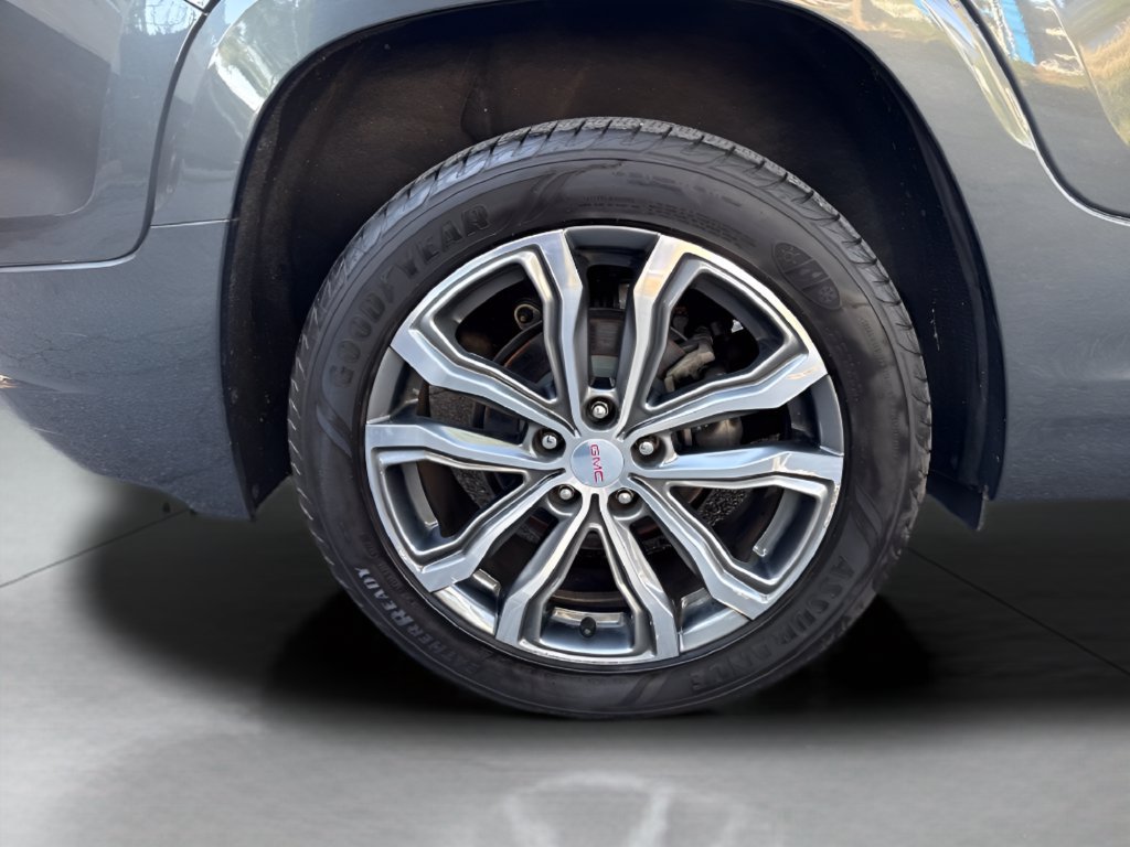 Used 2019 GMC Terrain Denali w/ Advanced Safety Package AWD/4WD image 30