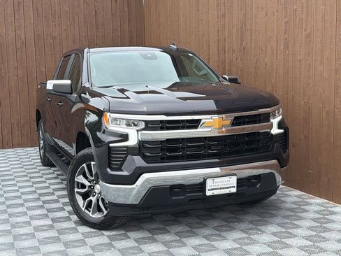 Used 2024 Chevrolet Silverado 1500 LT AWD/4WD image 12