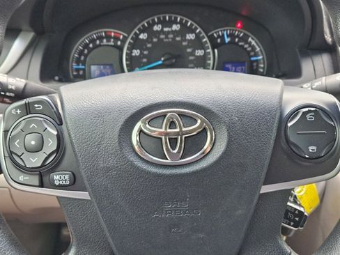 Used 2012 Toyota Camry LE image 11