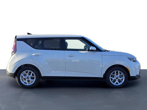 New 2025 Kia Soul LX image 6