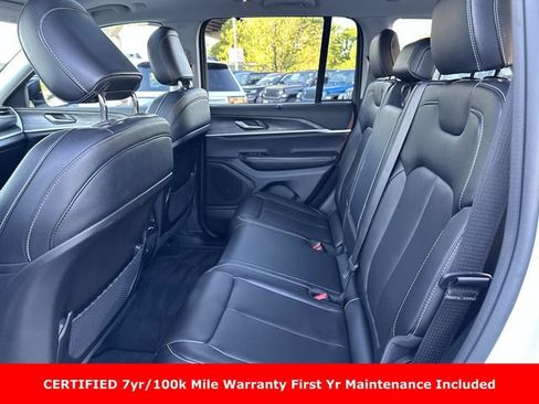Used 2024 Jeep Grand Cherokee Limited w/ Luxury Tech Group II AWD/4WD image 17