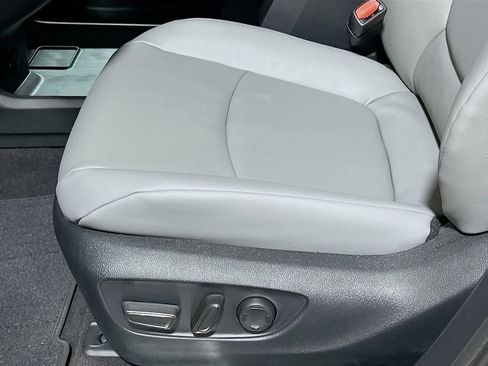 New 2026 Toyota Sienna XLE FWD image 18