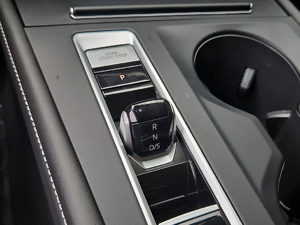 Certified 2025 Volkswagen Atlas SE AWD/4WD image 14