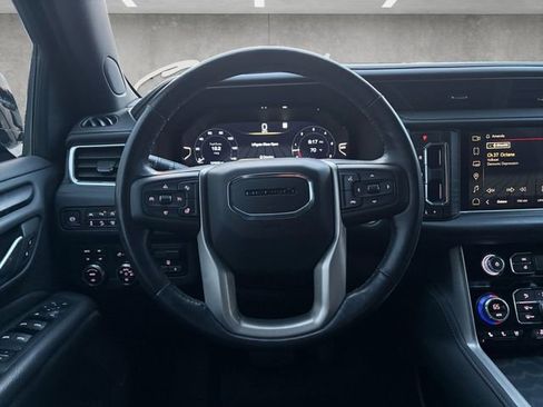 Used 2022 GMC Yukon XL Denali w/ Advanced Technology Package image 21